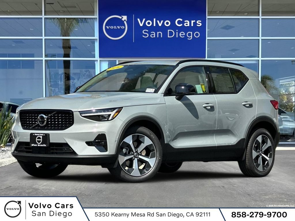 New 2026 Volvo XC40 B5 Plus w/ Protection Package Premier