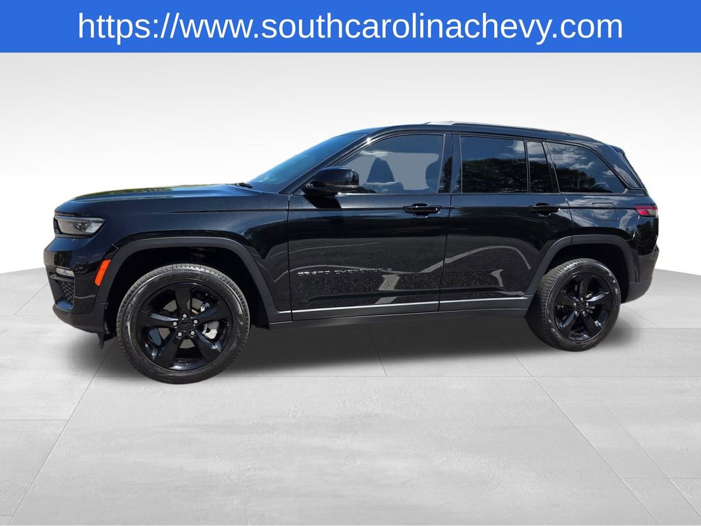 Used 2024 Jeep Grand Cherokee Limited w/ Black Appearance Package AWD/4WD image 35