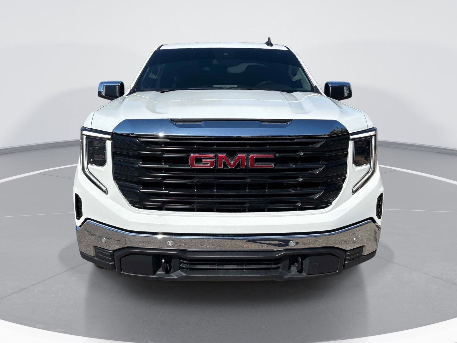 Used 2024 GMC Sierra 1500 Pro w/ Pro Value Package AWD/4WD image 2
