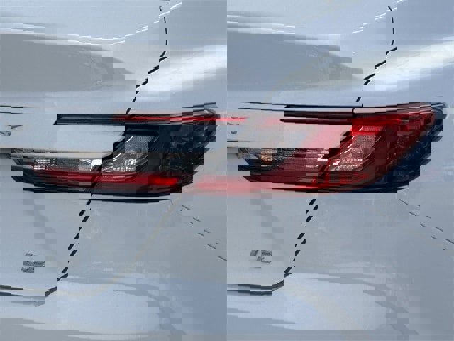 Used 2025 Toyota Camry LE image 7