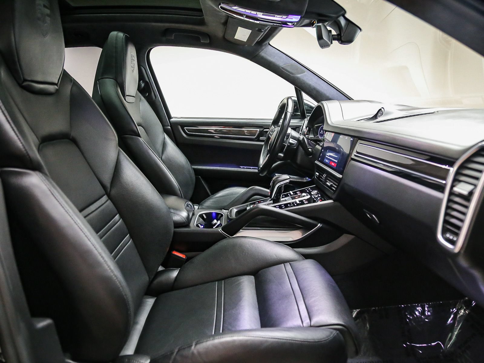 Certified 2020 Porsche Cayenne Turbo AWD/4WD image 23