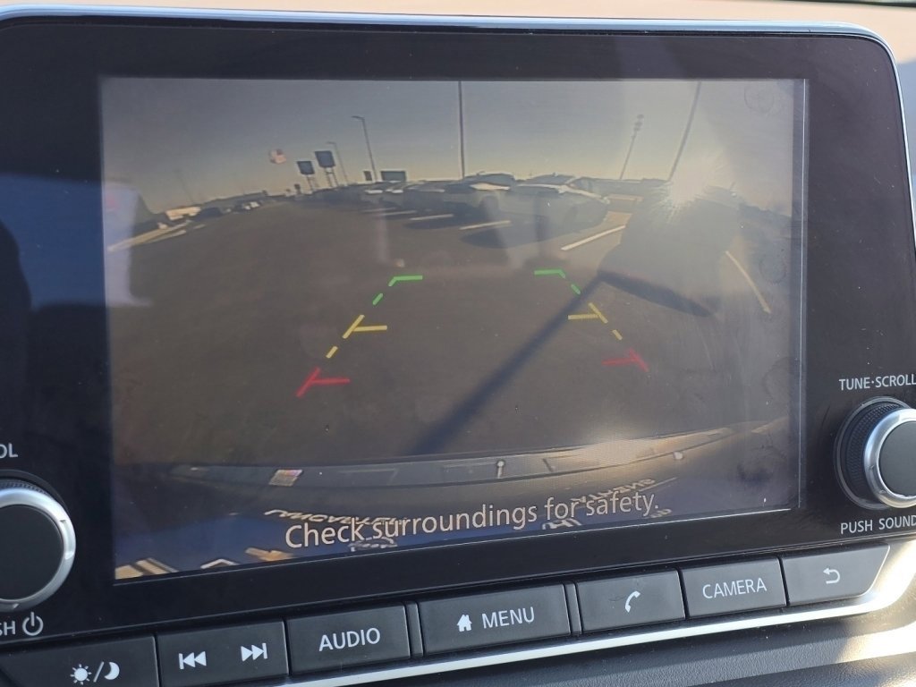 Used 2023 Nissan Rogue SV image 5