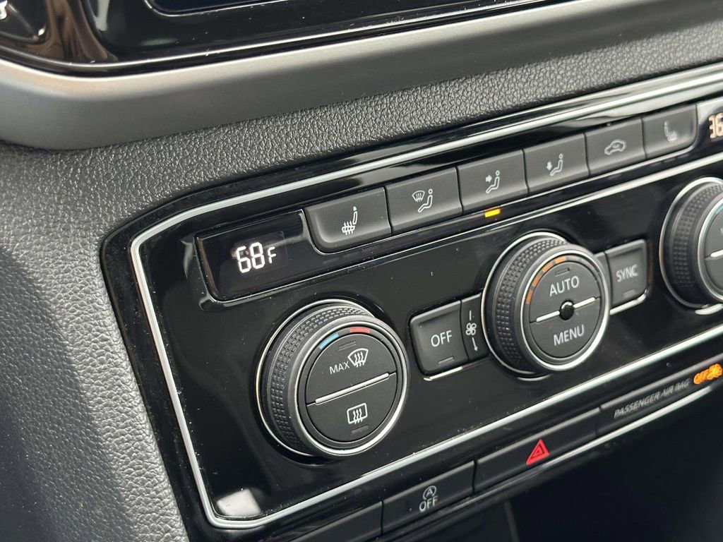 Used 2023 Volkswagen Atlas Cross Sport SE w/ Panoramic Sunroof Package image 31