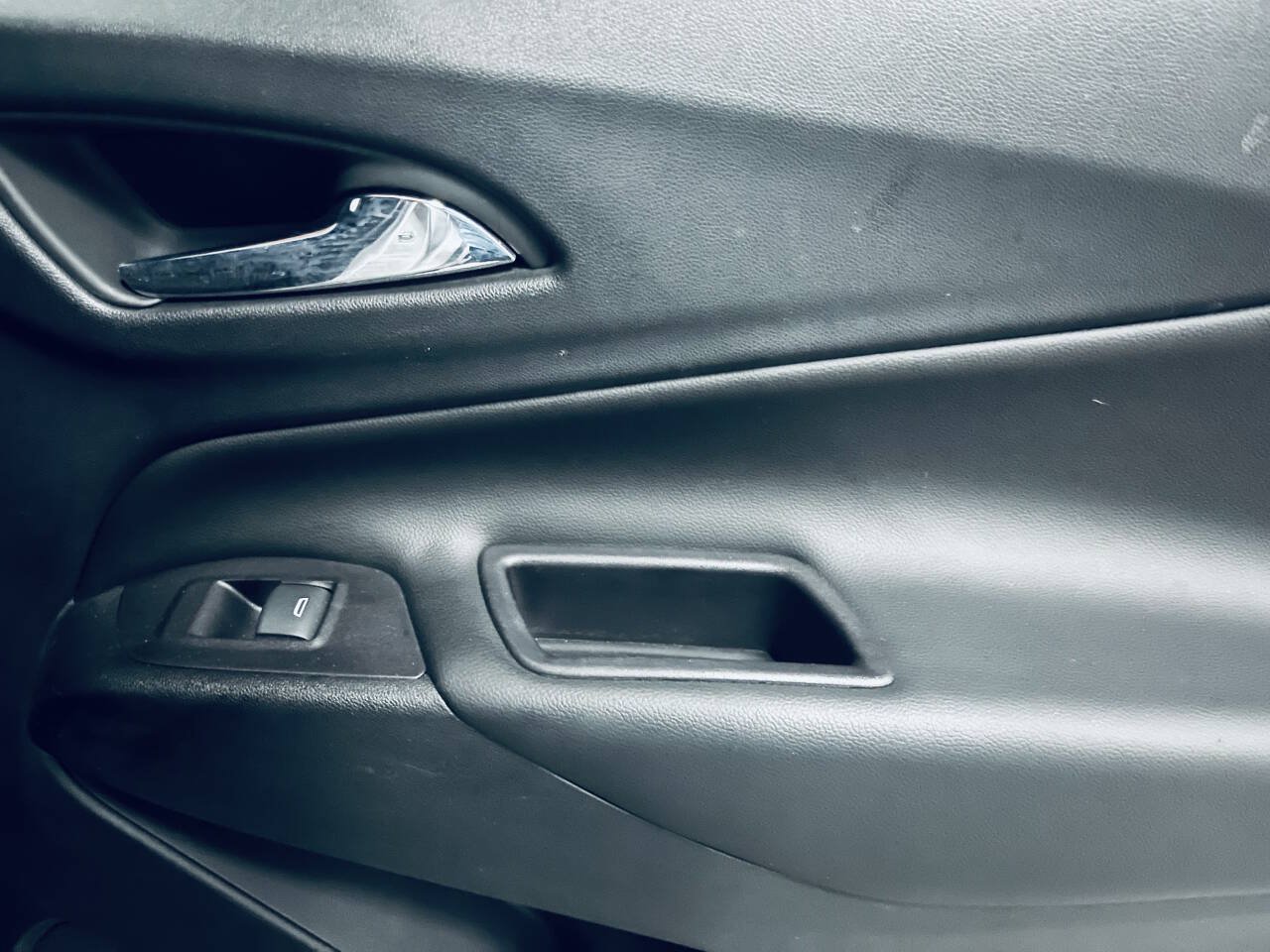 Used 2019 Chevrolet Equinox LT w/ Driver Convenience Package FWD image 36