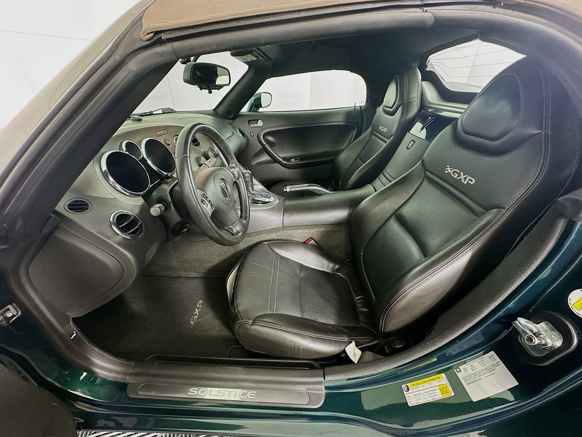 Used 2008 Pontiac Solstice GXP w/ Premium Package image 13
