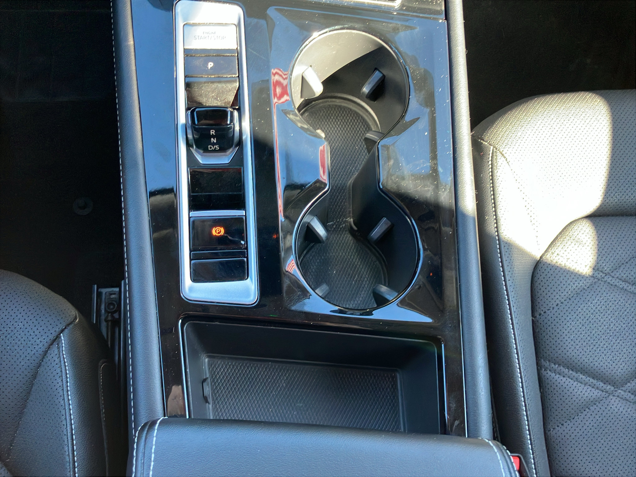 Used 2024 Volkswagen Atlas SE AWD/4WD image 19