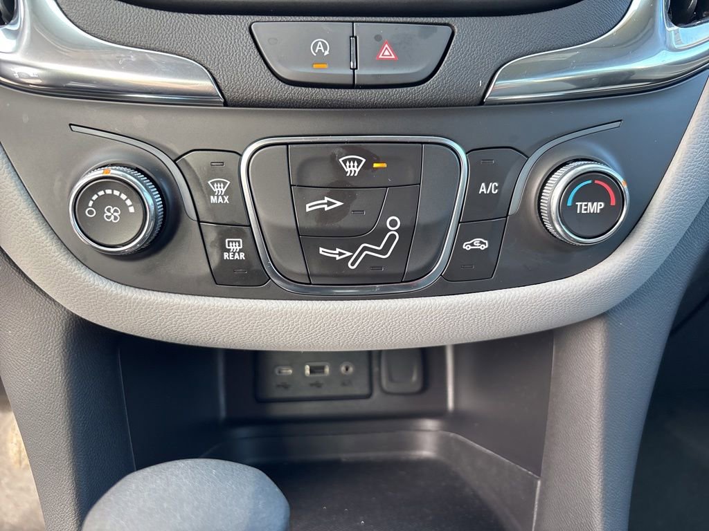 Used 2024 Chevrolet Equinox LS FWD image 48