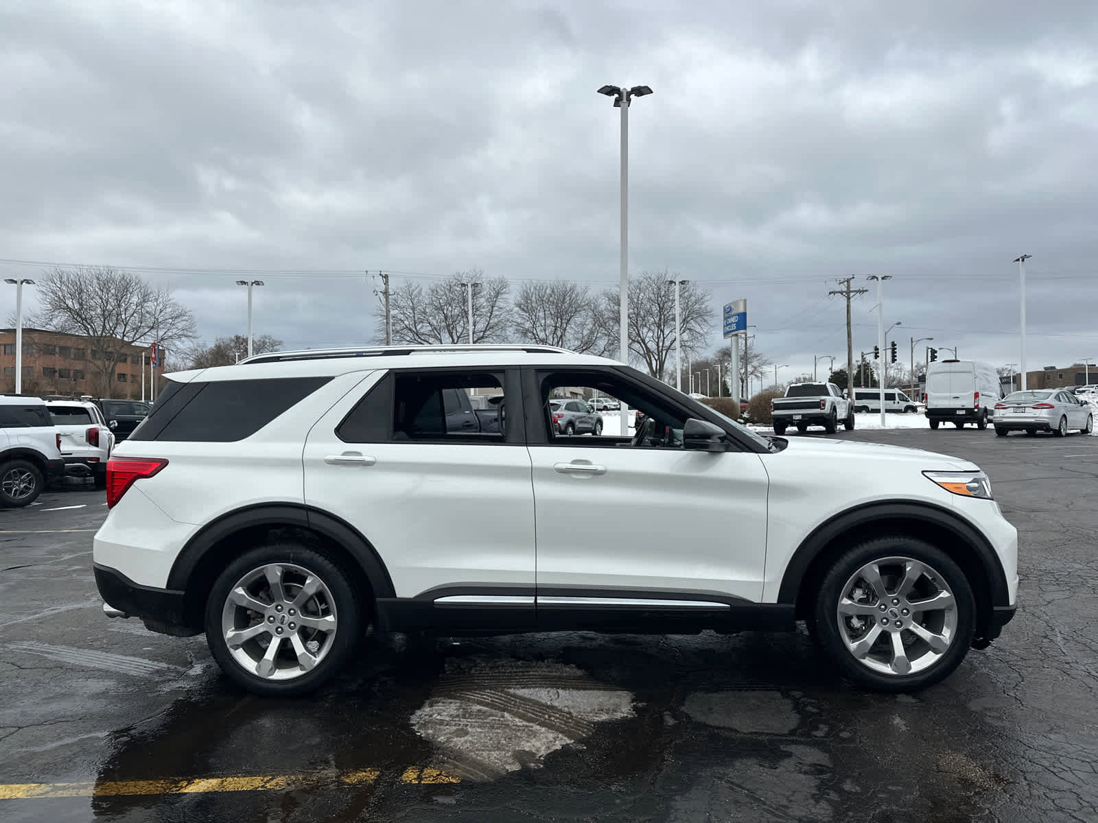 Used 2020 Ford Explorer Platinum image 9