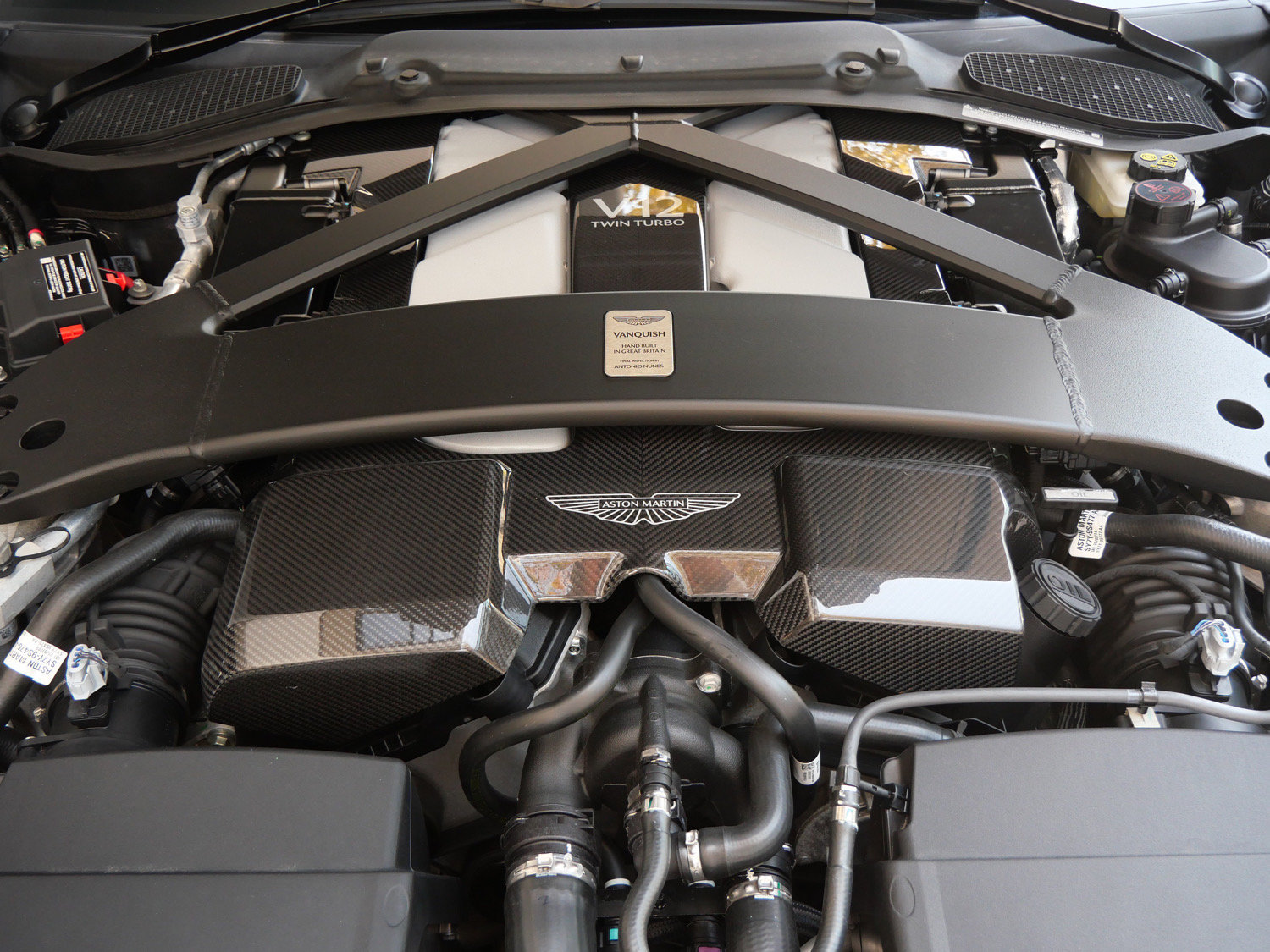 New 2026 Aston Martin Vanquish Convertible RWD image 32