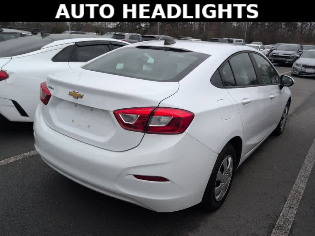 Used 2019 Chevrolet Cruze LS image 4