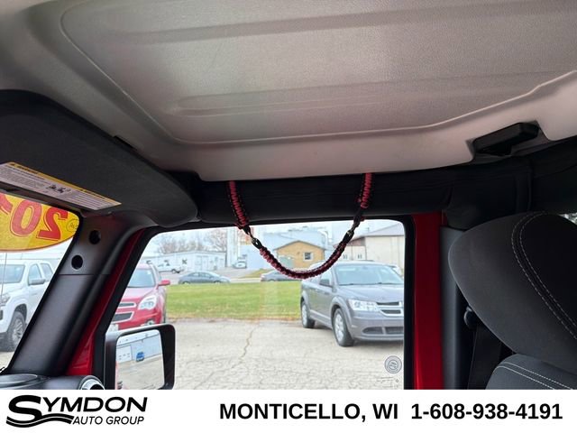 Used 2017 Jeep Wrangler Unlimited Sahara w/ Dual Top Group image 15