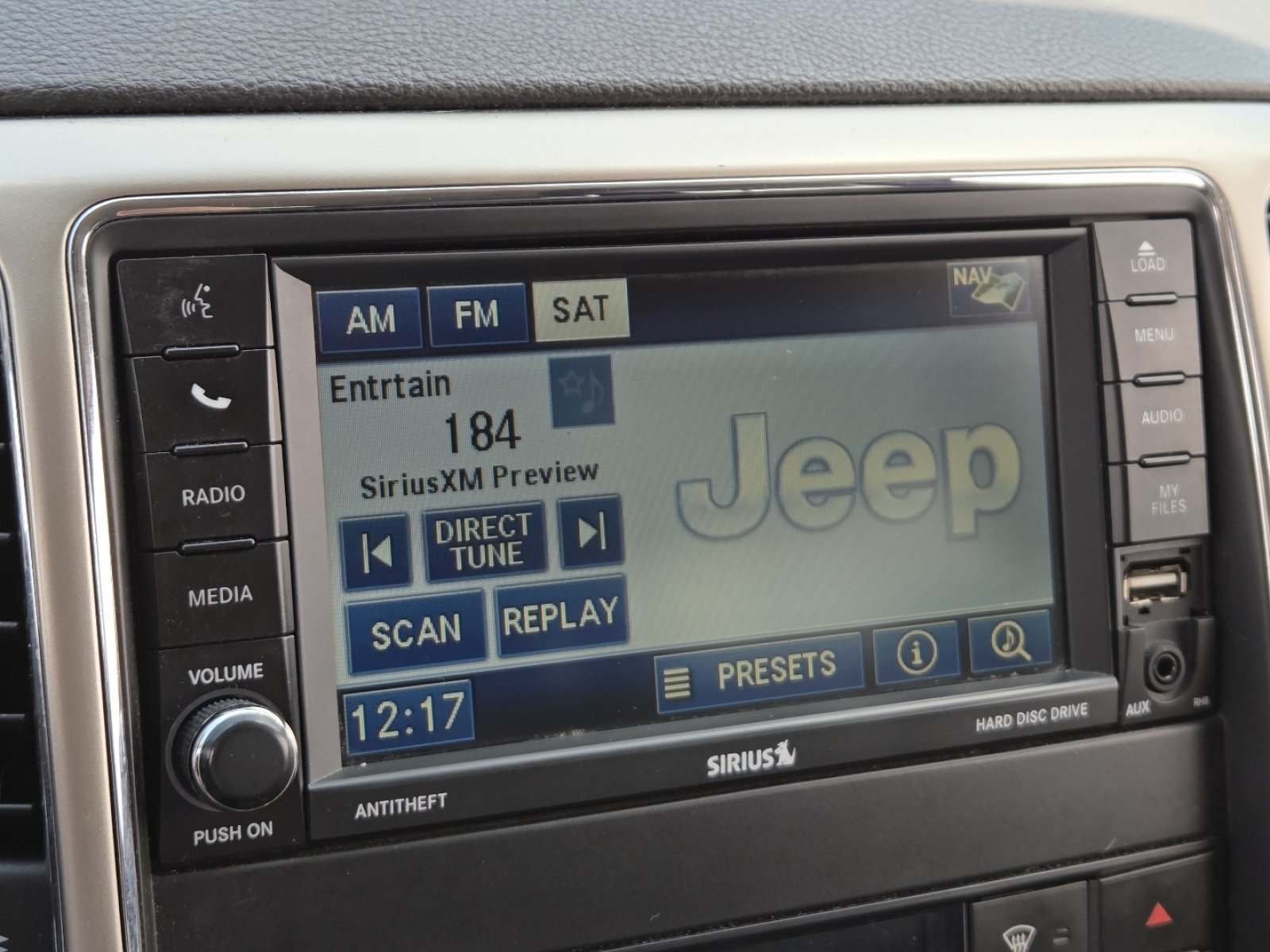 Used 2012 Jeep Grand Cherokee Laredo AWD/4WD image 7