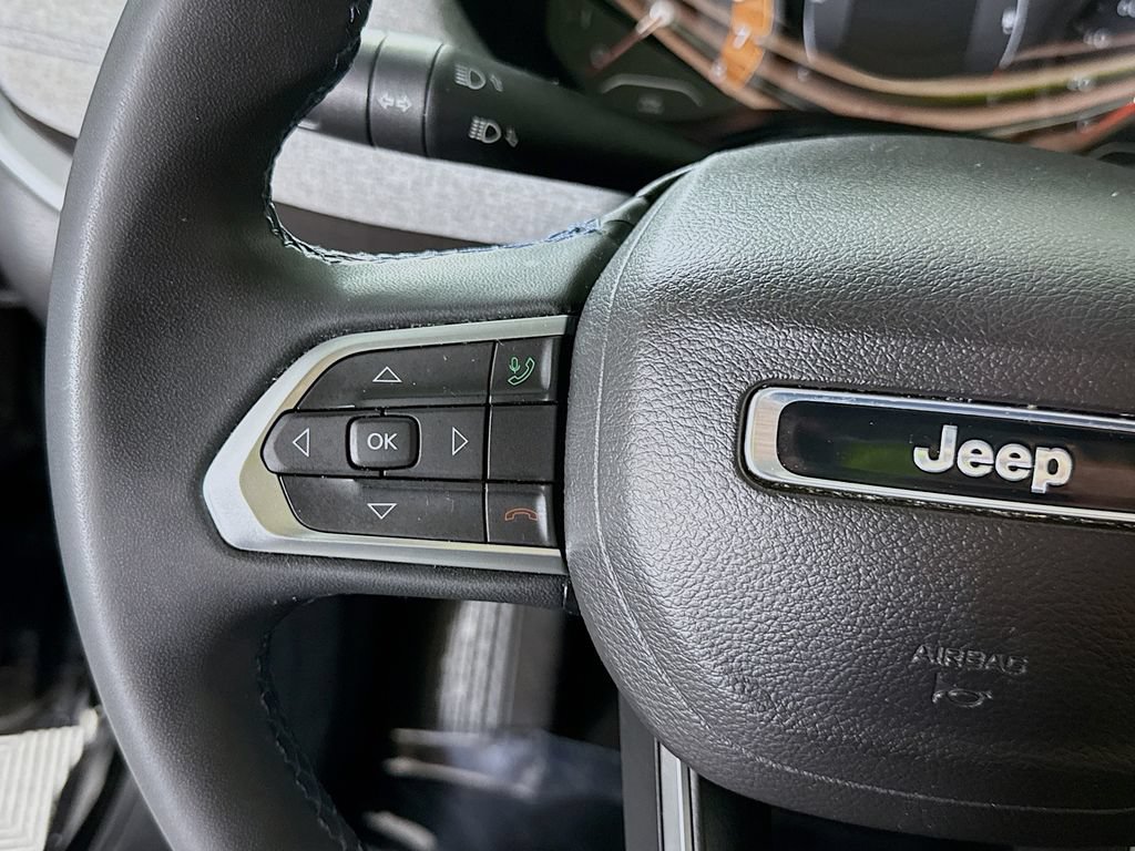 Used 2022 Jeep Compass Latitude w/ Sun and Sound Group AWD/4WD image 23