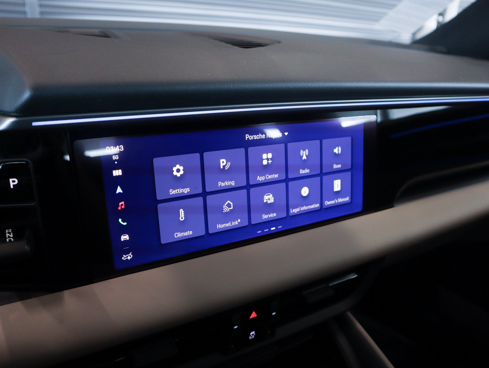 Certified 2025 Porsche Macan Electric RWD image 22