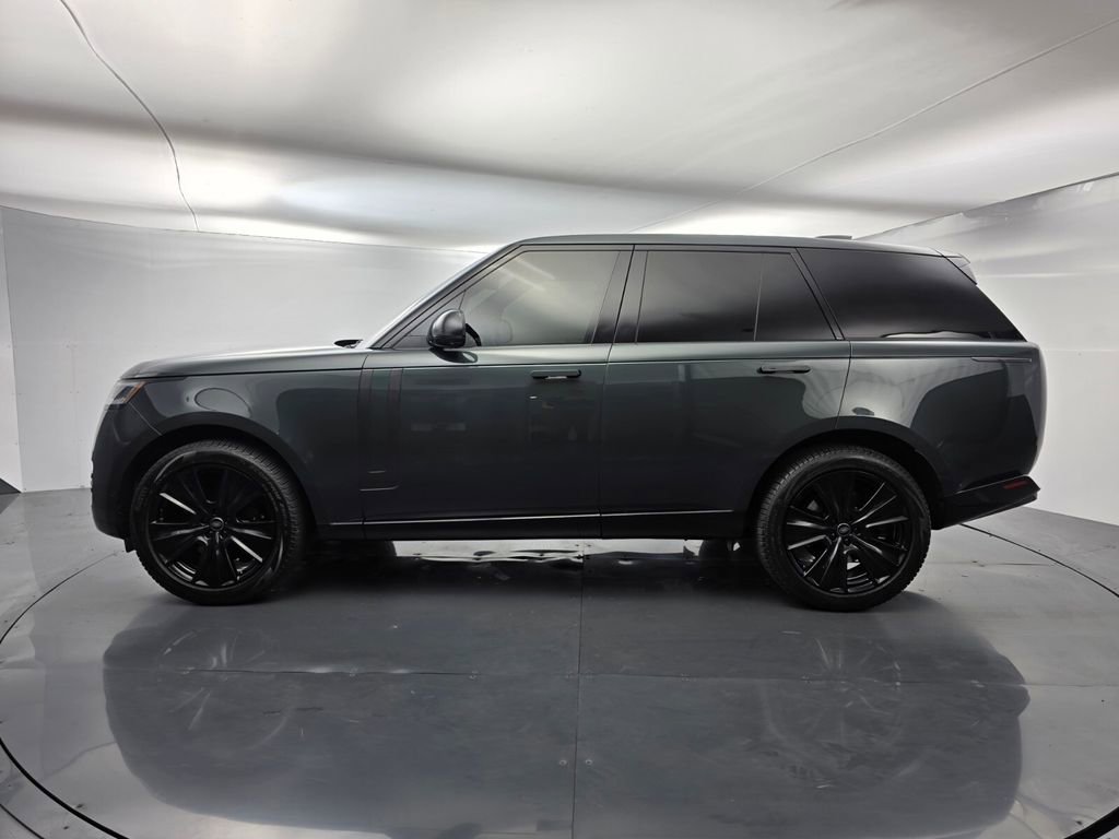 Used 2023 Land Rover Range Rover SE image 7