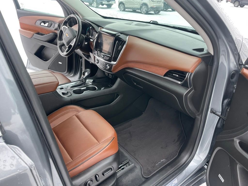 Used 2021 Chevrolet Traverse High Country image 24
