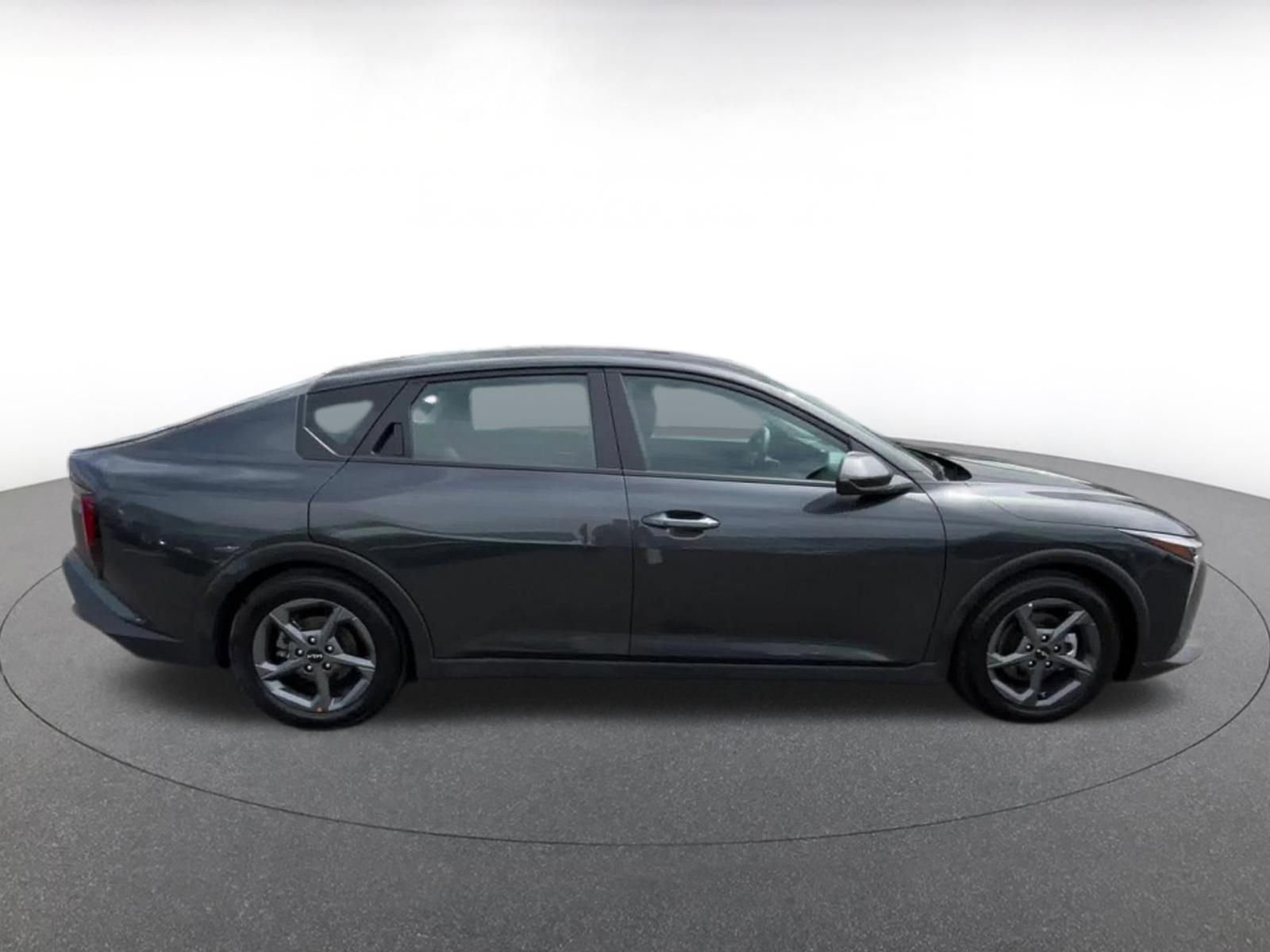 Used 2025 Kia K4 FWD image 16