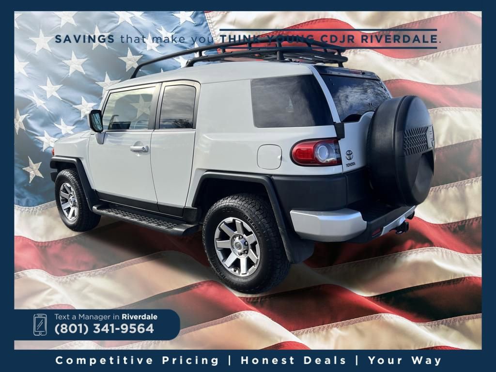 Used 2014 Toyota FJ Cruiser 4WD w/ Upgrade Package image 3