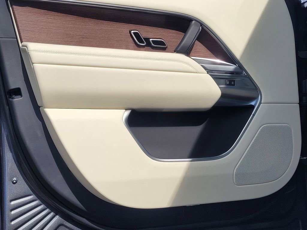 New 2025 Land Rover Range Rover SE image 10