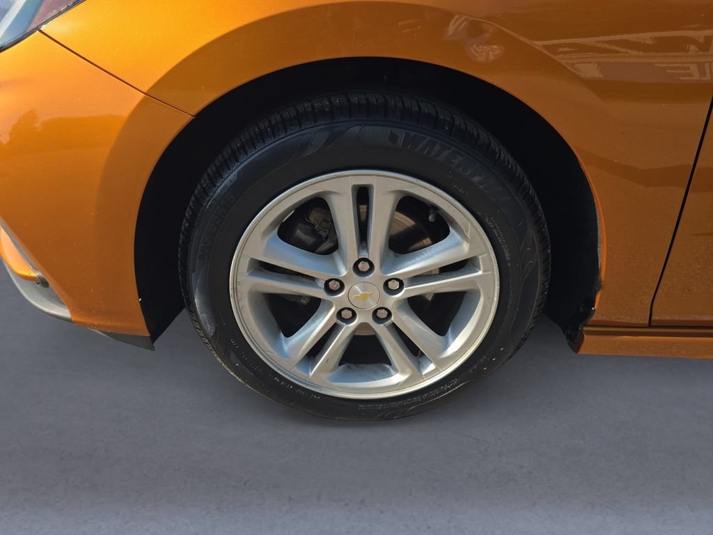 Used 2017 Chevrolet Cruze LT w/ RS Package FWD image 10