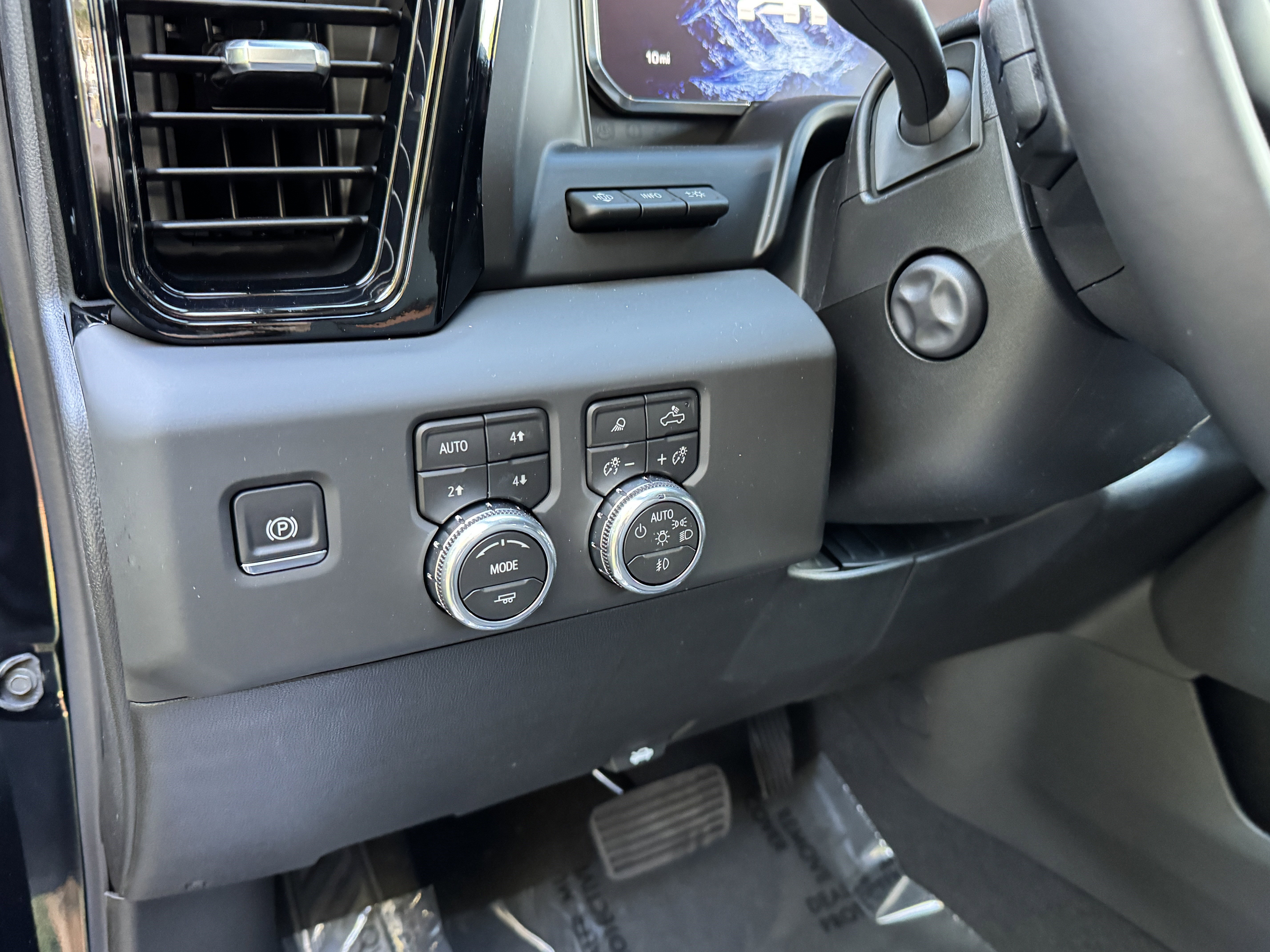 New 2026 GMC Sierra 1500 AT4 w/ Technology Package image 19
