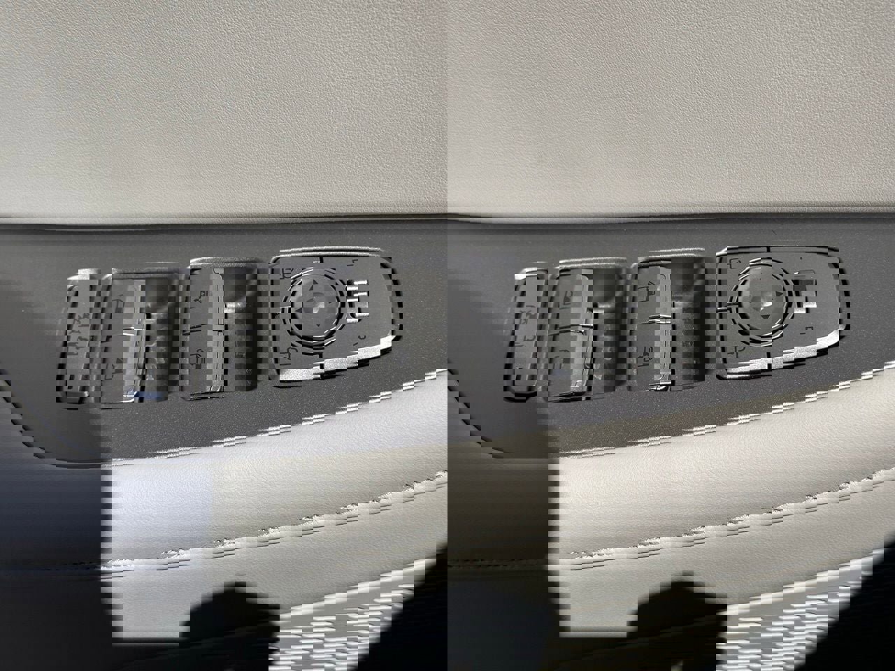 Used 2025 Hyundai Palisade Limited image 27