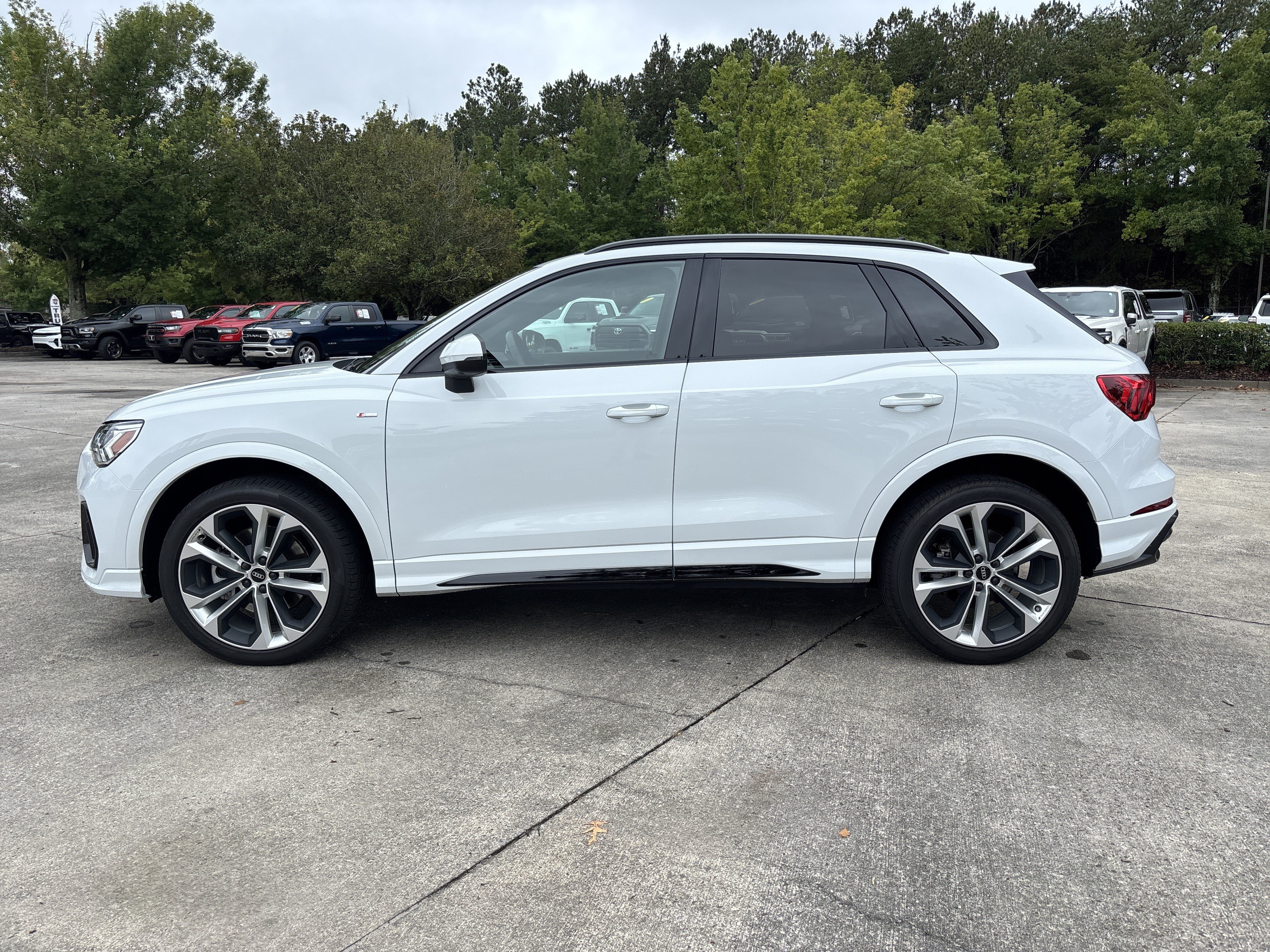 Used 2022 Audi Q3 2.0T Premium Plus AWD/4WD image 4