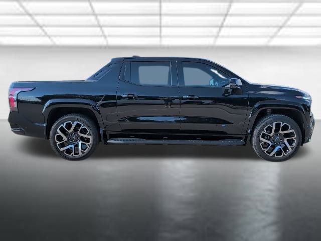 New 2024 Chevrolet Silverado EV RST image 37