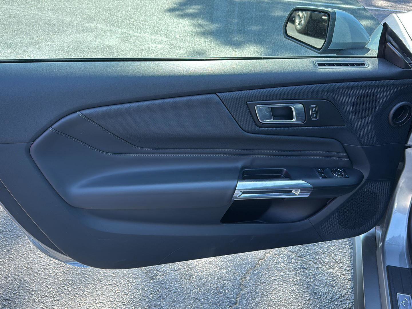 Used 2024 Ford Mustang Premium image 11