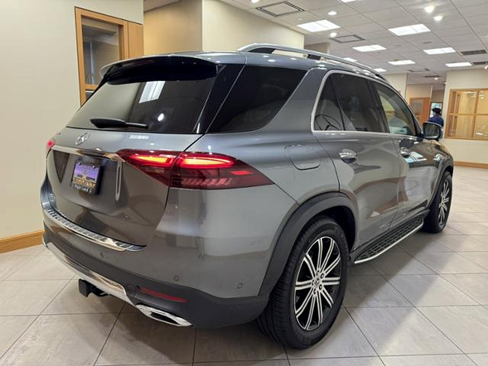 Certified 2025 Mercedes-Benz GLE 350 4MATIC image 6