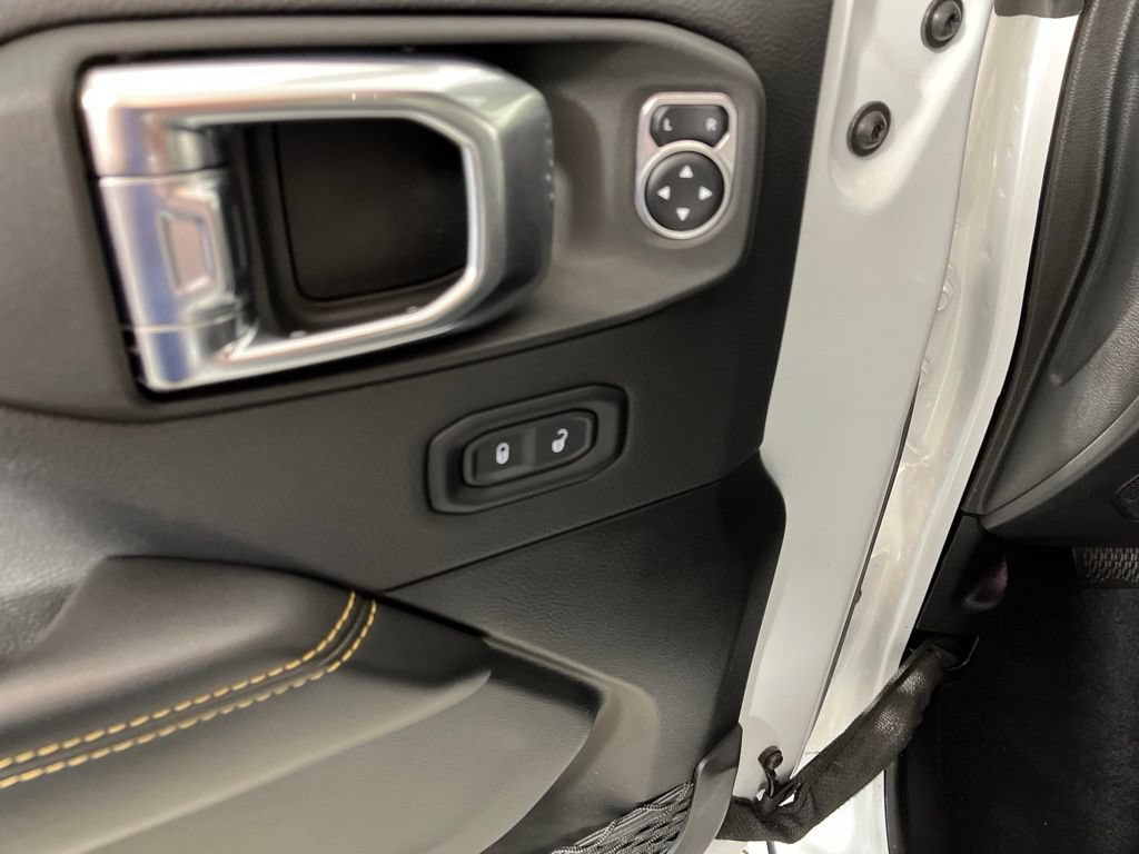 Used 2024 Jeep Wrangler Unlimited Sahara AWD/4WD image 24