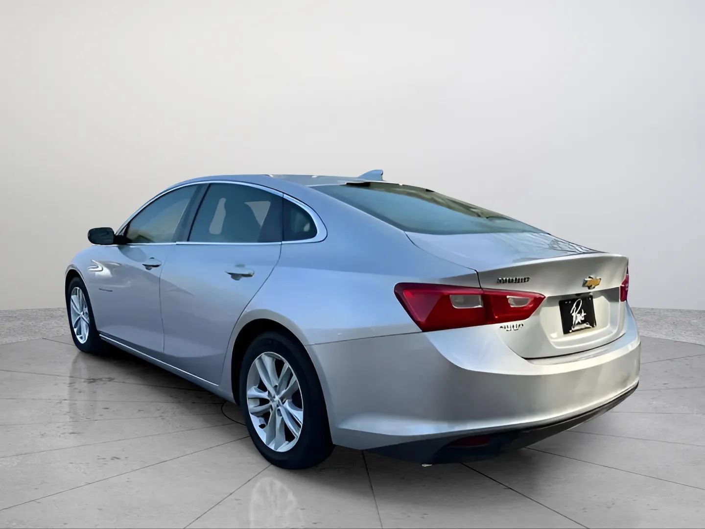 Used 2016 Chevrolet Malibu LT w/ Leather Package image 4