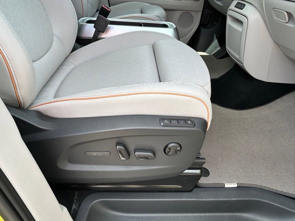 Used 2025 Volkswagen ID. Buzz 1st Edition image 47