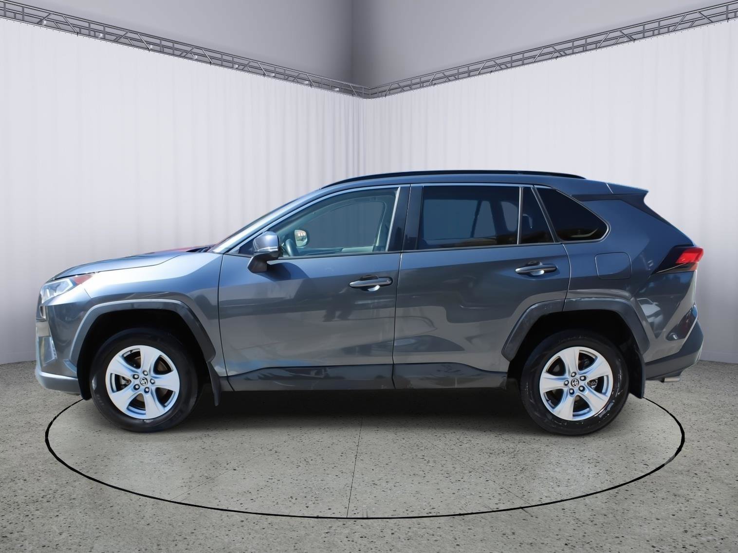 Used 2020 Toyota RAV4 XLE w/ Carpet Mat Package FWD image 5