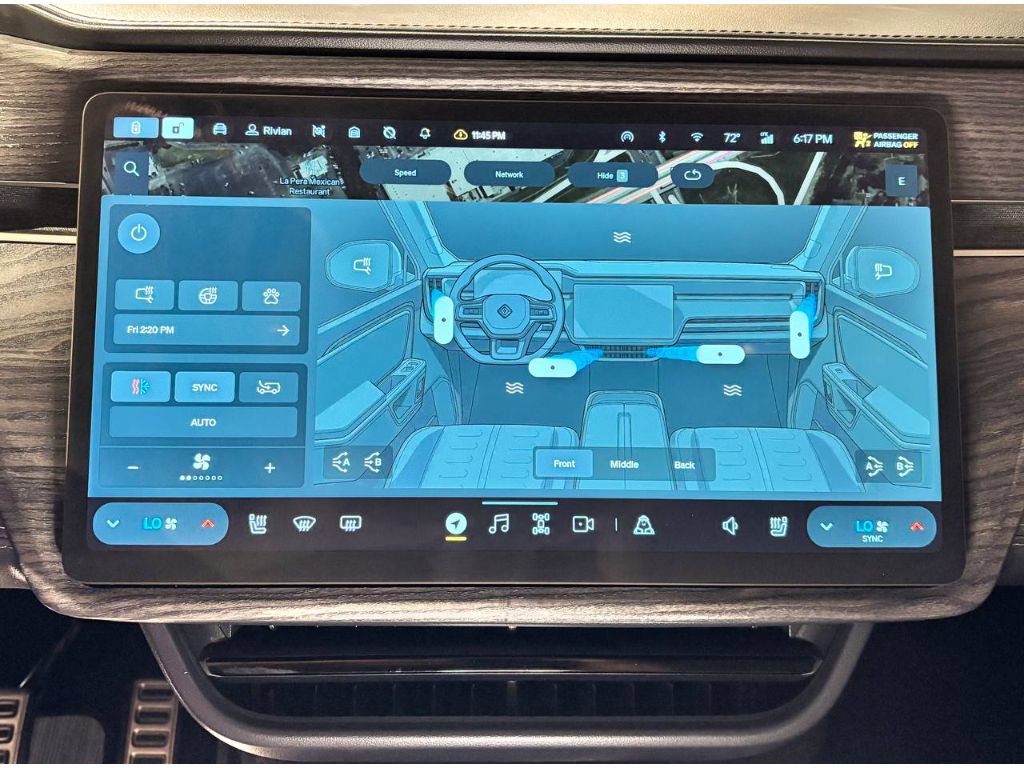Used 2023 Rivian R1S Adventure image 29