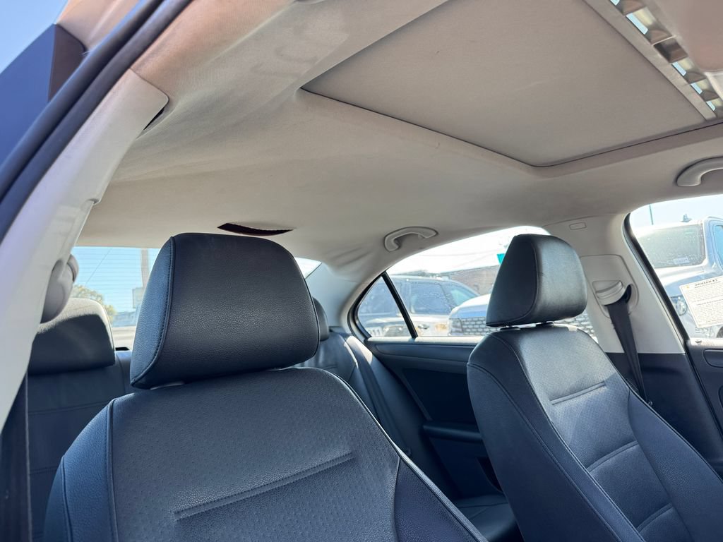 Used 2012 Volkswagen Jetta SE FWD image 15