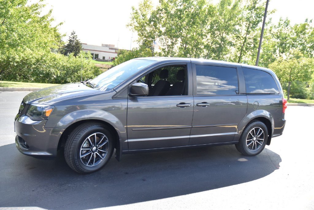 Used 2015 Dodge Grand Caravan SXT w/ Blacktop Package FWD image 10