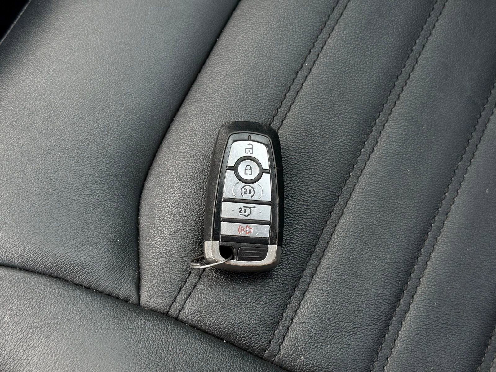 Used 2018 Ford Fusion SE w/ Equipment Group 602A FWD image 36