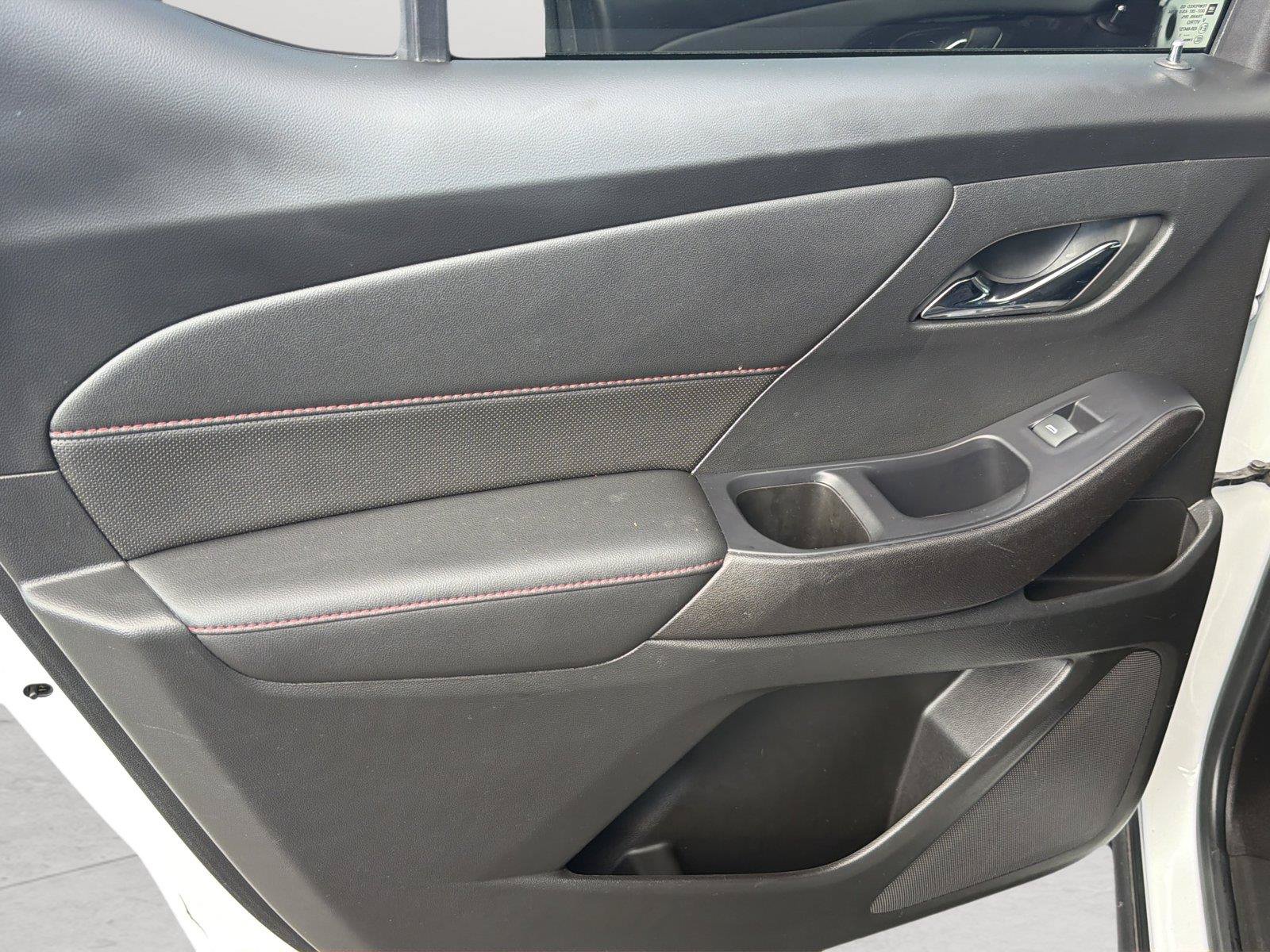Used 2022 Chevrolet Traverse RS FWD image 22