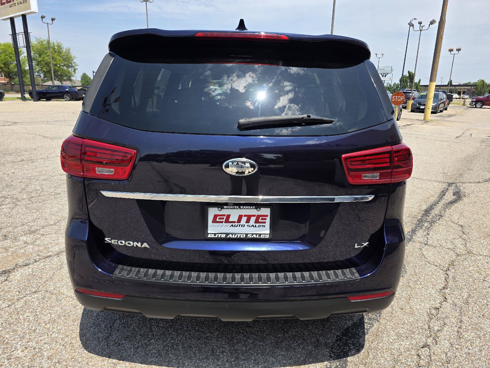 Used 2019 Kia Sedona LX FWD image 6