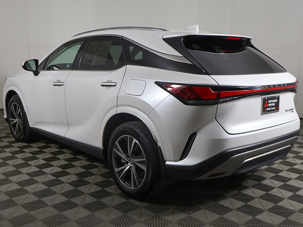 Used 2023 Lexus RX 350h w/ Accessory Package (2T) AWD/4WD image 10