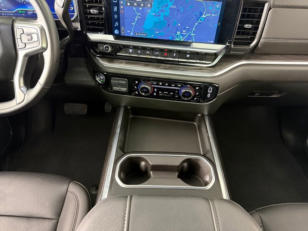 Used 2025 Chevrolet Silverado 2500 LTZ w/ LTZ Convenience Package AWD/4WD image 17