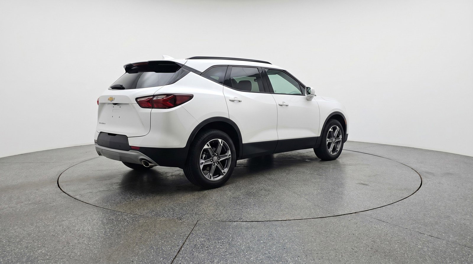 Used 2025 Chevrolet Blazer LT FWD image 9