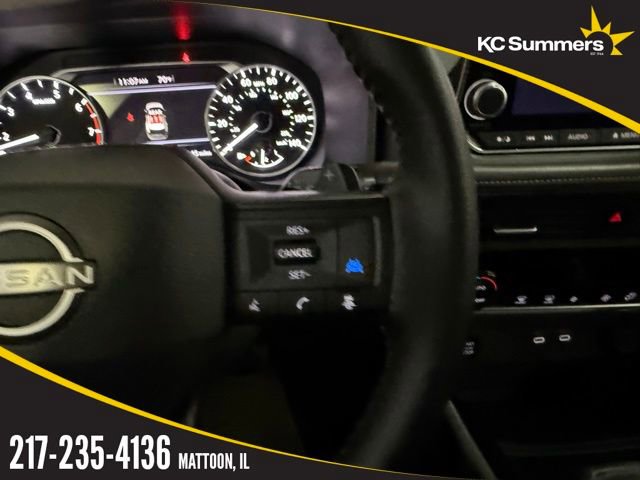 Used 2025 Nissan Rogue SV image 16