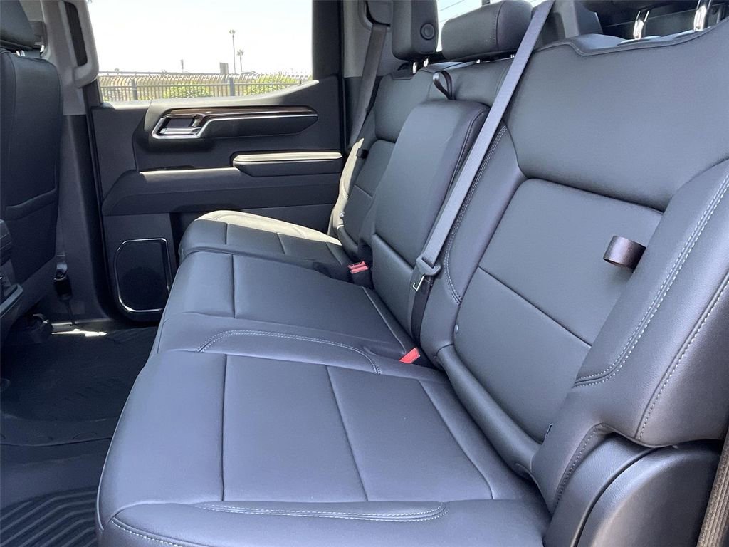 Used 2025 Chevrolet Silverado 1500 LT Trail Boss w/ Convenience Package II image 27