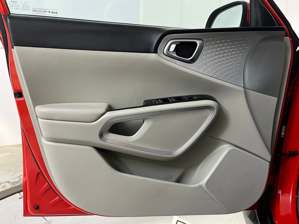 Used 2023 Kia Soul LX w/ LX Technology Package image 27