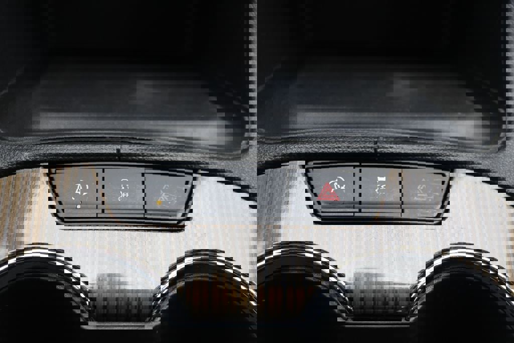 Used 2023 GMC Acadia SLE w/ Driver Convenience Package image 25