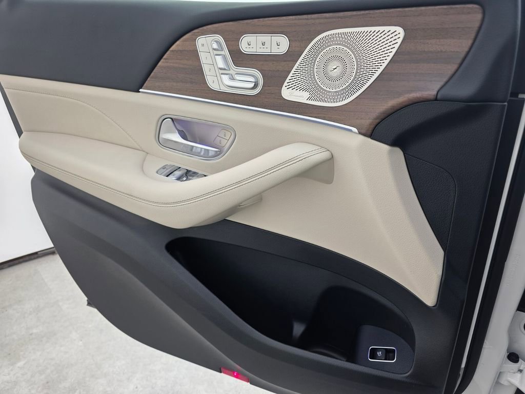 New 2026 Mercedes-Benz GLS 450 4MATIC image 19