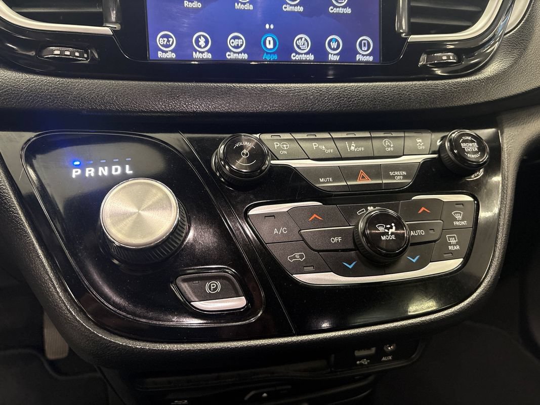 Used 2019 Chrysler Pacifica Touring-L Plus w/ Advanced Safetytec Group FWD image 37