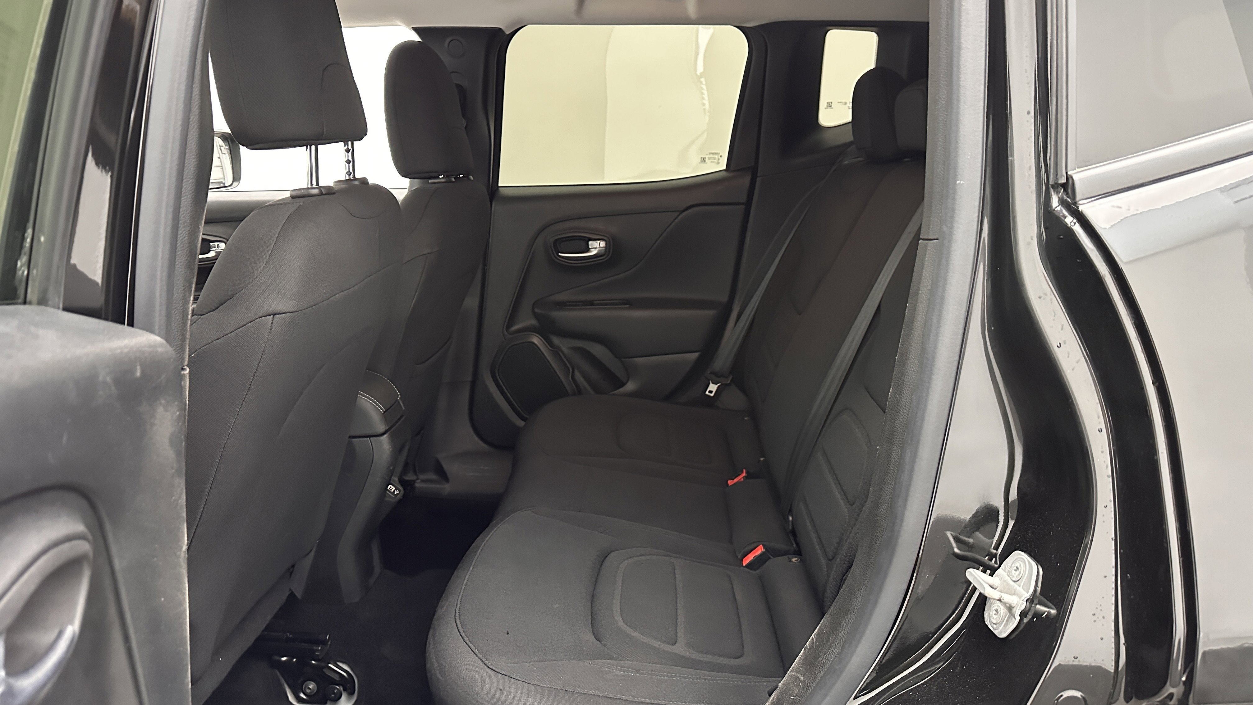 Used 2022 Jeep Renegade Latitude AWD/4WD image 24